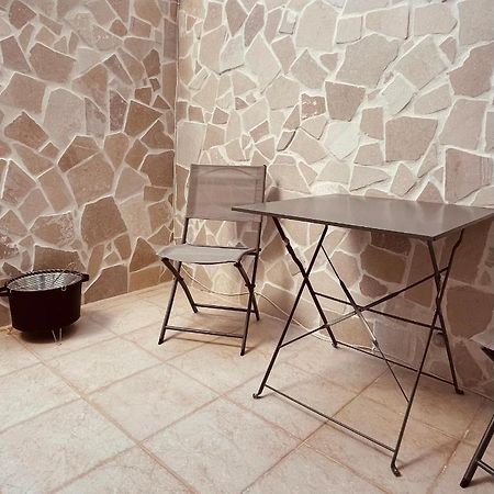 Lovely 2 Bedroom Rental Unit,Patio And Close Beach San Pietro in Bevagna Zewnętrze zdjęcie